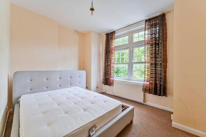 1 Bedroom Studio To Rent In London Road, Norbury, London, SW16
