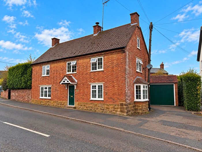 4 Bedroom Cottage For Sale In High Street, Guilsborough, Northamptonshire, NN6