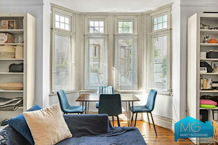 2 Bedroom Apartment To Rent In Fortis Green, East Finchley, London, N2