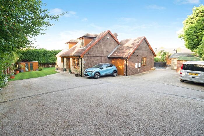 3 Bedroom Detached Bungalow For Sale In High Street, Royston, Barnsley, S71