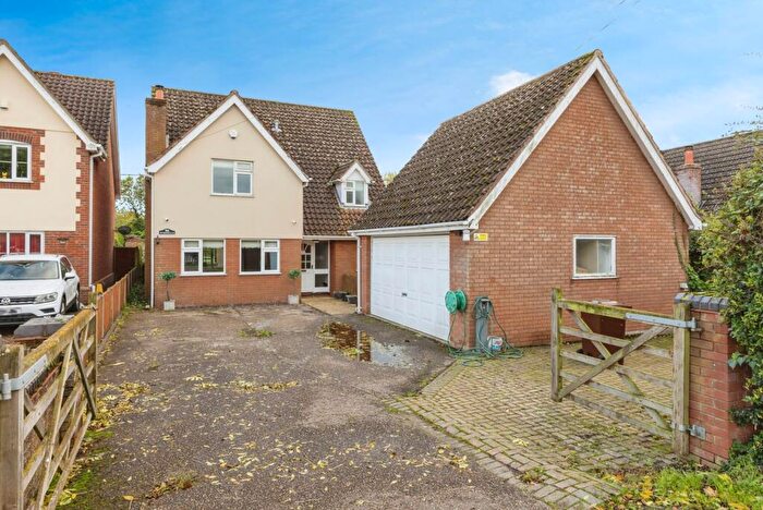 4 Bedroom Detached House For Sale In Norwich Road, Besthorpe, Attleborough, NR17