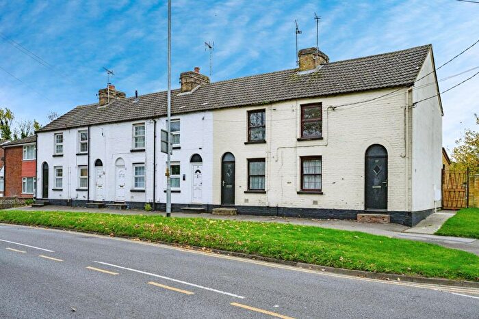 1 Bedroom Terraced House For Sale In Bedford Road, Houghton Regis, Dunstable, LU5