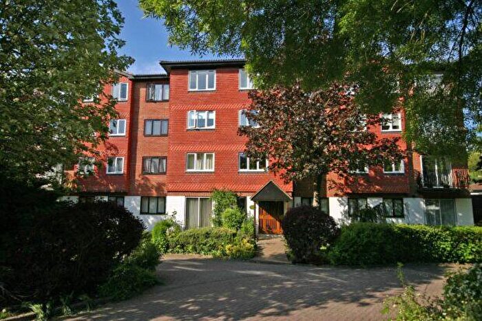 2 Bedroom Apartment To Rent In Great Heathmead, Haywards Heath, RH16