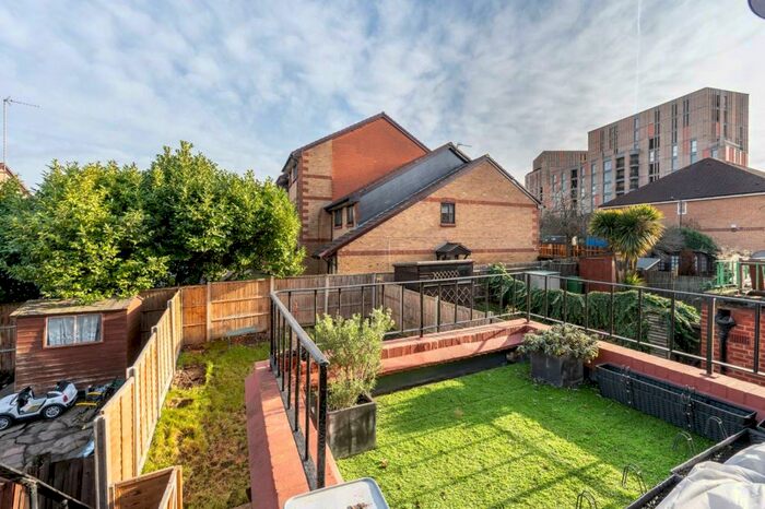 1 Bedroom Flat To Rent In Westview Close, Neasden, London, NW10