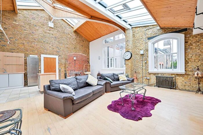 2 Bedroom Flat To Rent In Building, Woolwich, London, SE18