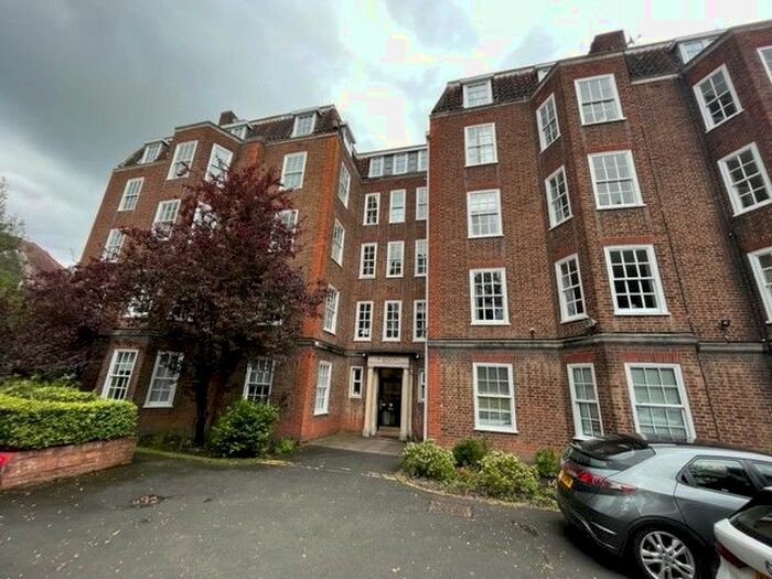 3 Bedroom Flat To Rent In Westfield Hall, Hagley Road, Birmingham, B16