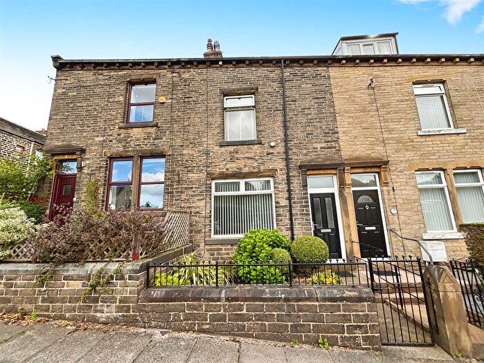3 Bedroom Terraced House For Sale In Kilner Road, Bradford, BD6