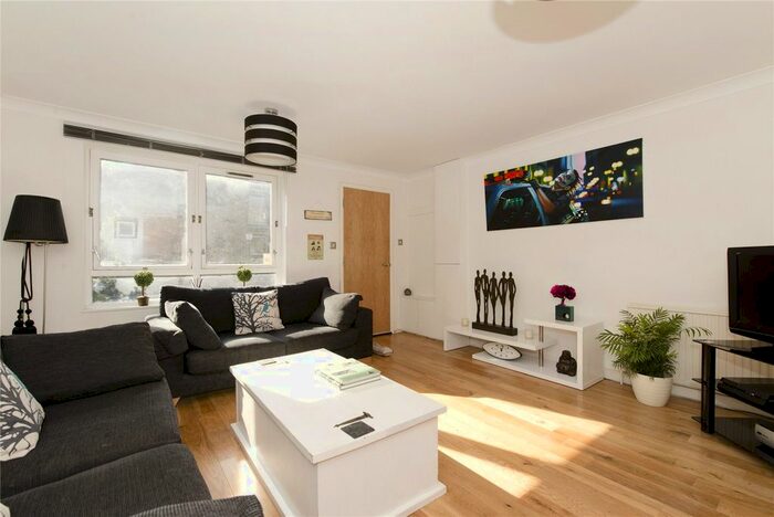 3 Bedroom Terraced House To Rent In Lofting Road, London, N1