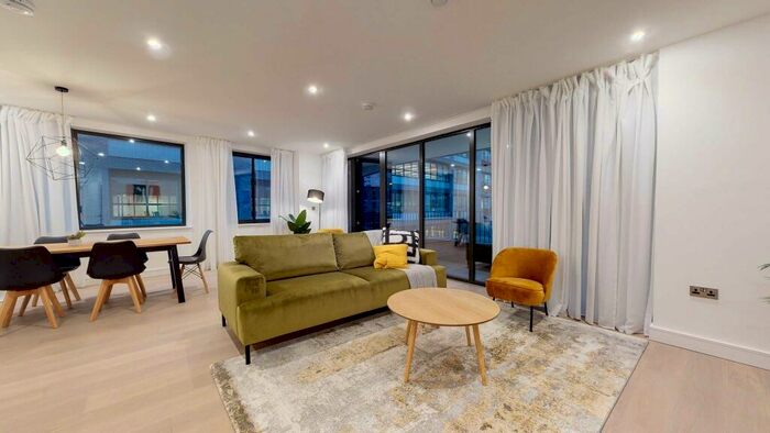 3 Bedroom Ground Flat To Rent In Gorsuch Place, E2