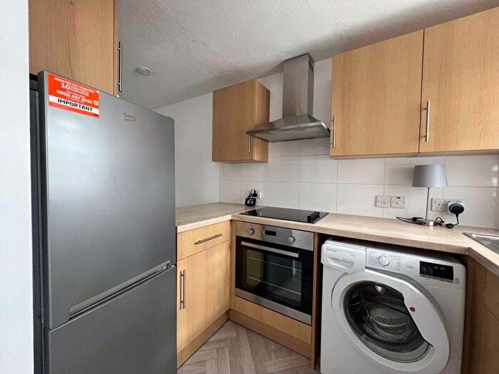 1 Bedroom Flat For Sale In Caernarvon Road, Chichester, PO19
