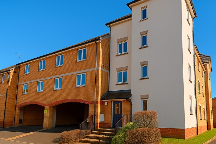 2 Bedroom Flat To Rent In Guinevere House, Redhill, RH1