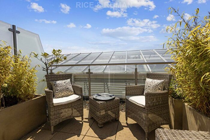 2 Bedroom Retirement Property For Sale In Lynwood Village, Ascot, SL5