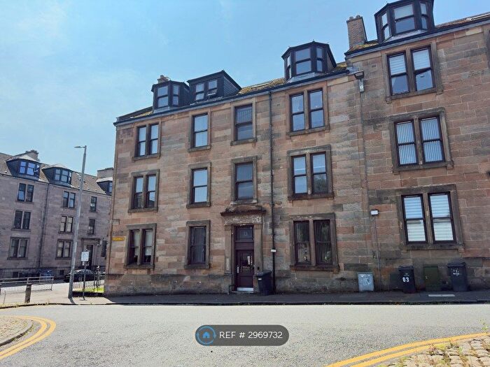 2 Bedroom Flat To Rent In Newton St, Greenock, PA16