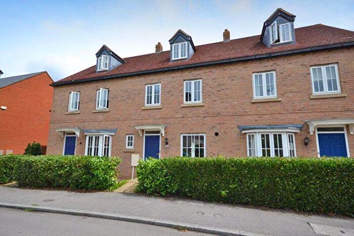 4 Bedroom House To Rent In Saltwood Avenue, Milton Keynes, MK4