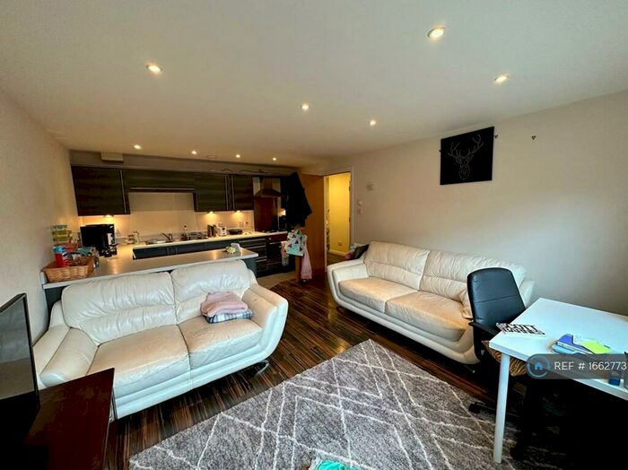 2 Bedroom Flat To Rent In Partick Bridge Street, Glasgow, G11