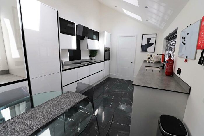 4 Bedroom Terraced House To Rent In Sneyd Terrace, Newcastle-under-Lyme, ST5