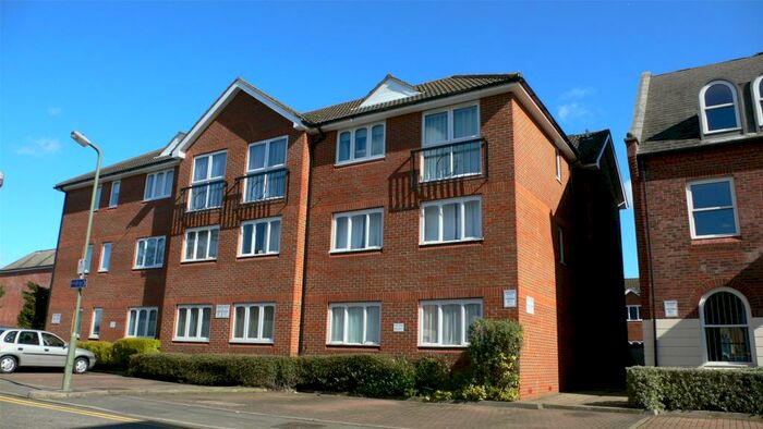 1 Bedroom Apartment To Rent In Chertsey, Surrey, KT16