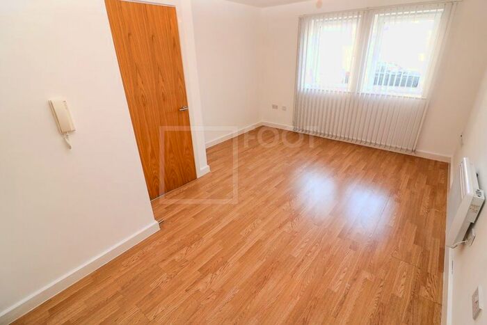 1 Bedroom Flat To Rent In Lunar Apartments, Otley Road, Bradford, BD3