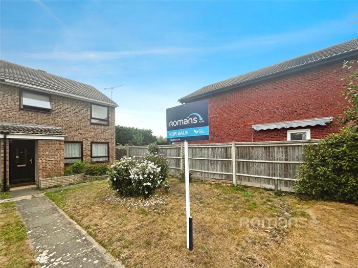 3 Bedroom End Of Terrace House For Sale In Springfield Park, Maidenhead, Berkshire, SL6