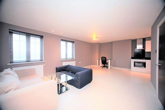 2 Bedroom Apartment For Sale In Brent Street, Hendon, NW4