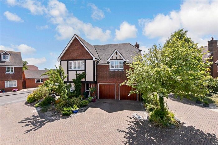 5 Bedroom Detached House For Sale In Foreland Heights, Broadstairs, Kent, CT10
