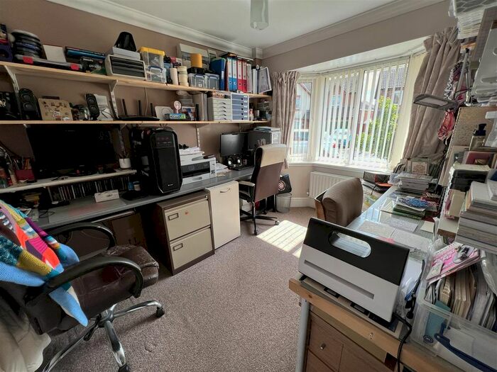 3 Bedroom Detached House For Sale In Blenheim Drive, Prescot, L34