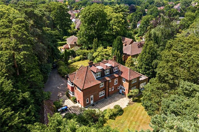 5 Bedroom Detached House To Rent In Southfield Place, Weybridge, Surrey, KT13