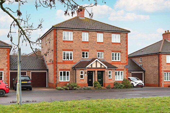 4 Bedroom Semi Detached House For Sale In Bowmont Water, Didcot, OX11