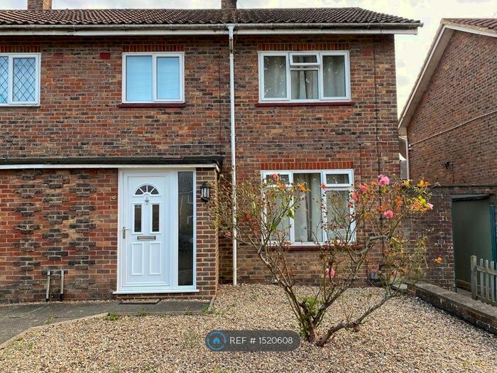 4 Bedroom End Of Terrace House To Rent In Priors Walk, Crawley, RH10