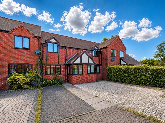 2 Bedroom Mews For Sale In Mill Close, Norton Lindsey, Warwick, CV35