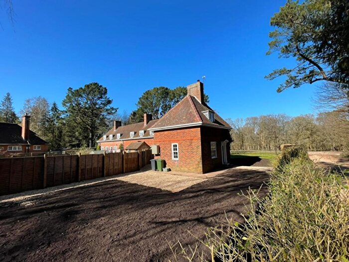 2 Bedroom End Of Terrace House To Rent In Moundsmere, Basingstoke, Hampshire, RG25