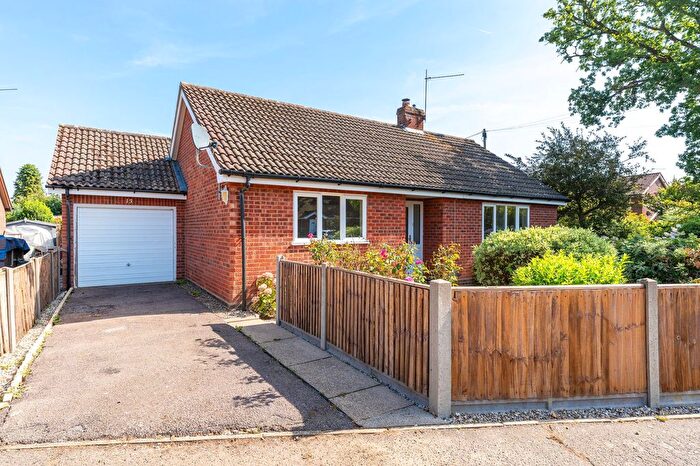 3 Bedroom Detached Bungalow For Sale In Rayners Way, Mattishall, NR20