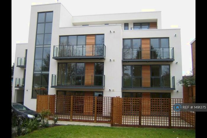 2 Bedroom Flat To Rent In Kenton Road, Harrow, HA3