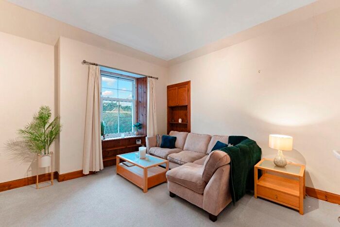 1 Bedroom Flat For Sale In Biggiesknowe, Peebles, EH45