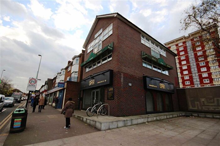 2 Bedroom Maisonette To Rent In Wood Street, London, E17