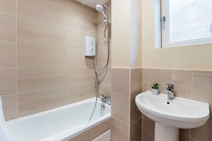 2 Bedroom Flat To Rent In All Saints Street, Nottingham, Nottinghamshire, NG7