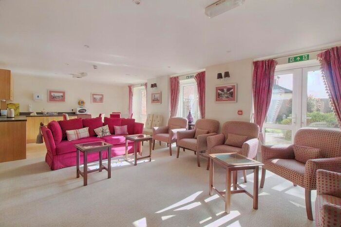 1 Bedroom Flat For Sale In Lawn Court, Longsight Lane, Bolton, BL2