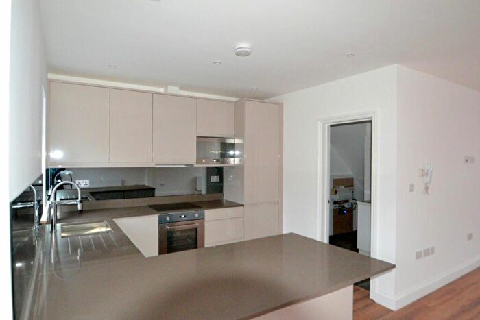 2 Bedroom Detached House To Rent In Newly Built Detached House In Gated Development, N2