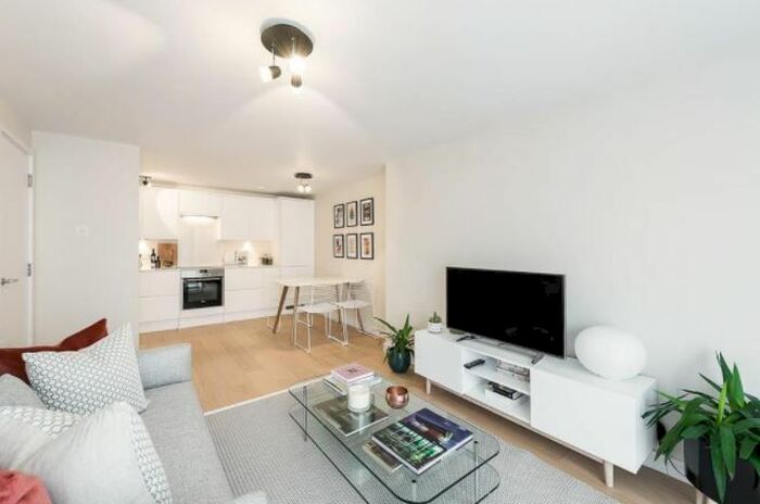 1 Bedroom Flat To Rent In Great Portland Street, Fitzrovia, London, W1W