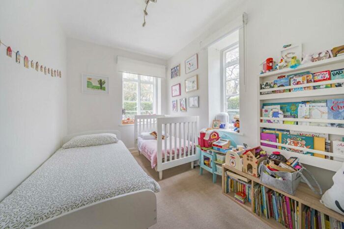 2 Bedroom Flat For Sale In Haverstock Hill, Belsize Park, NW3