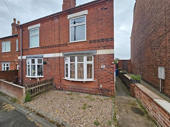 3 Bedroom Semi Detached House To Rent In Wade Avenue, Ilkeston, DE7