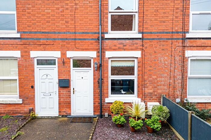 3 Bedroom Semi-Detached House To Rent In Millicent Grove, West Bridgford, NG2