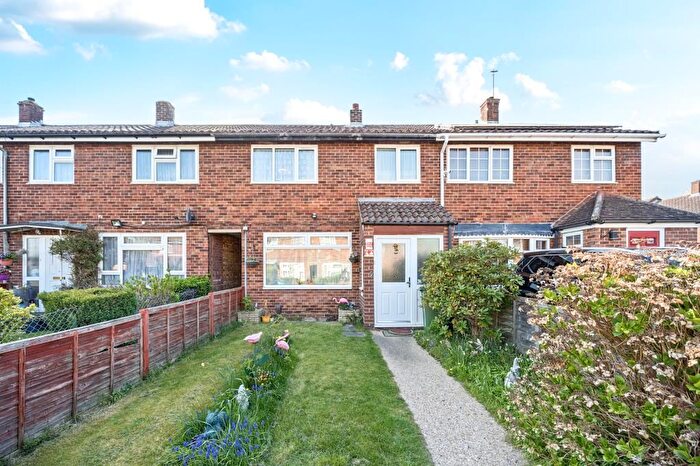 3 Bedroom Terraced House For Sale In Slough, Berkshire, SL2
