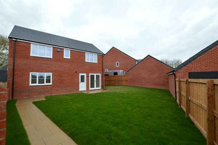 4 Bedroom House To Rent In Bedford Way, Calow, Chesterfield, S44