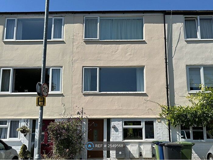 3 Bedroom Terraced House To Rent In Mulberry Close, Cambridge, CB4