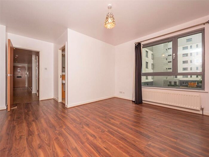 3 Bedroom Flat To Rent In Western Harbour Terrace, Edinburgh, EH6