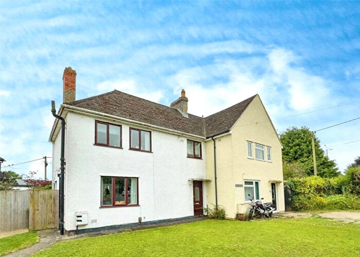 3 Bedroom Semi-Detached House For Sale In Brizewood, Carterton, Oxfordshire, OX18