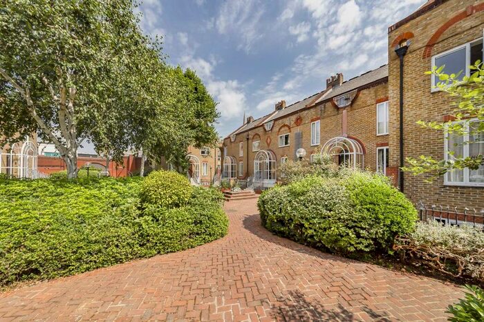 1 Bedroom Flat To Rent In Oxford Road, London, W5