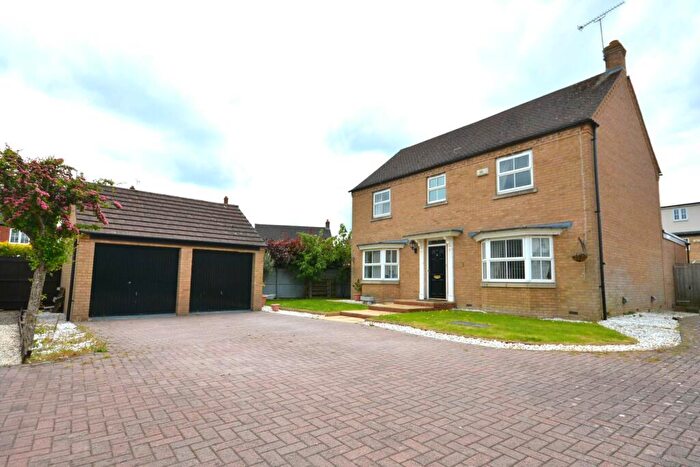 4 Bedroom Detached House For Sale In Shearwater Drive, Coton Meadows, CV23