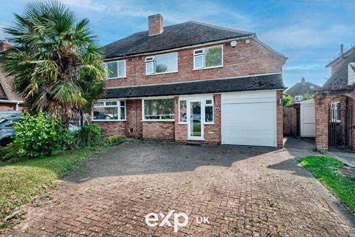 4 Bedroom Semi-Detached House For Sale In Willow Road, Solihull, B91